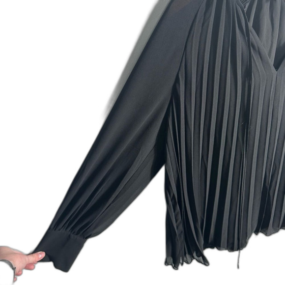 H&M Elegant Black Sheer Pleated Chiffon Long Sleeve Blouse Size Small Office - Picture 4 of 16